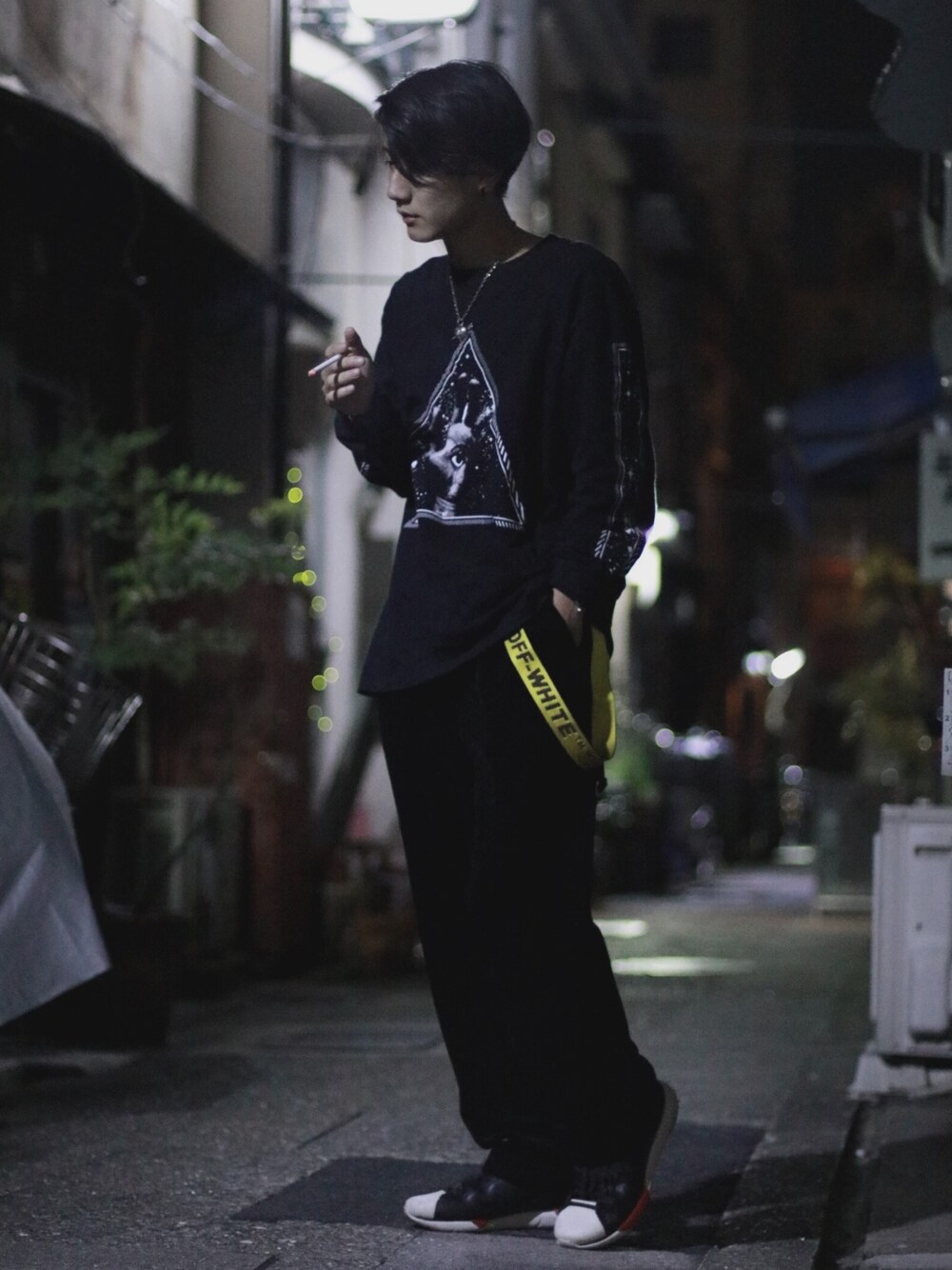 「古着、初投稿、夜の街」｜「THE TESTのアイテム（Tシャツ/カットソー、ブラック系）」を使った、お天気かいせーさん（メンズ・168cm）の秋コーディネートの1枚目の写真
