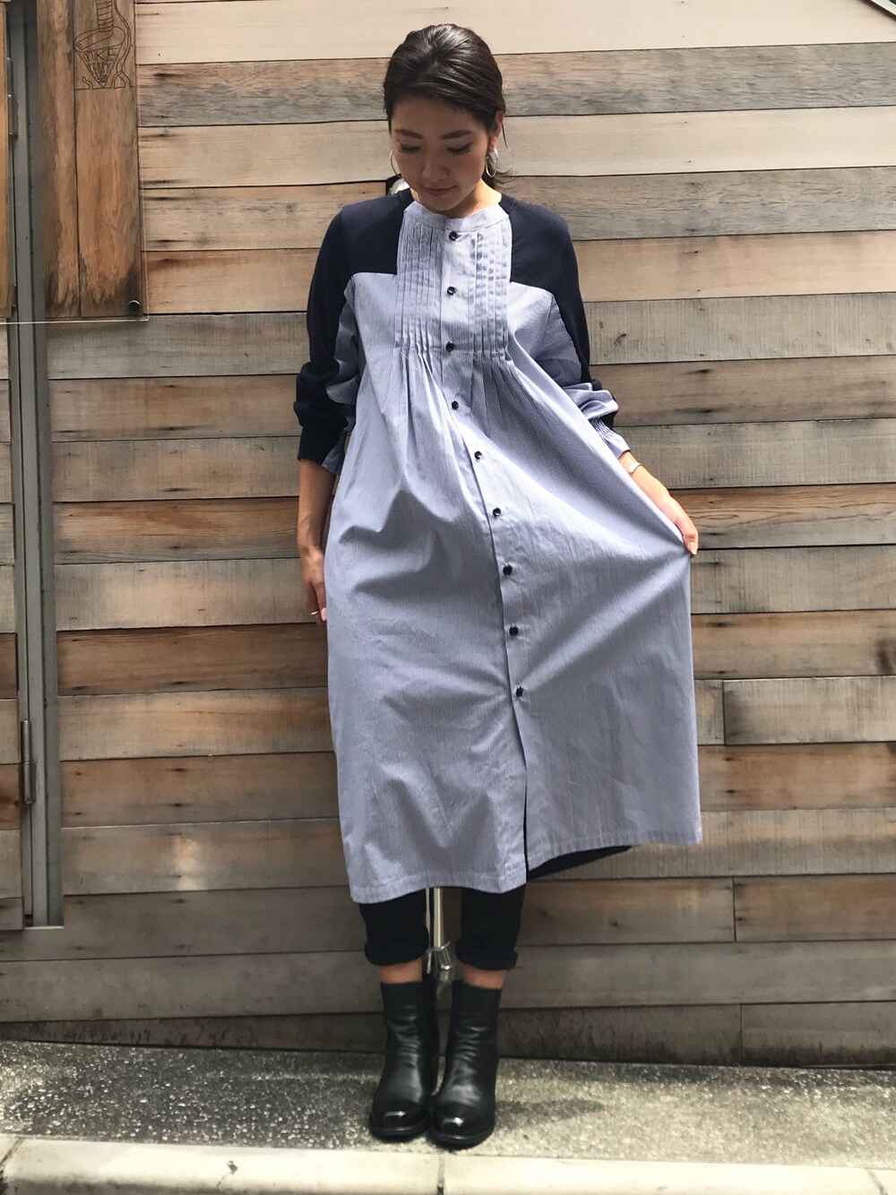 「シャツワンピース、大人カジュアル、きれいめカジュアル、新作、Munich、B2nd、OFFICINE CREATIVE、B2nd神南」｜「bajraのbajra（バジュラ）別注ストレッチサルエルPT（その他パンツ、ブラック系）」を使った、Ito Tomomiさん（レディース・160cm）の夏コーディネートの1枚目の写真
