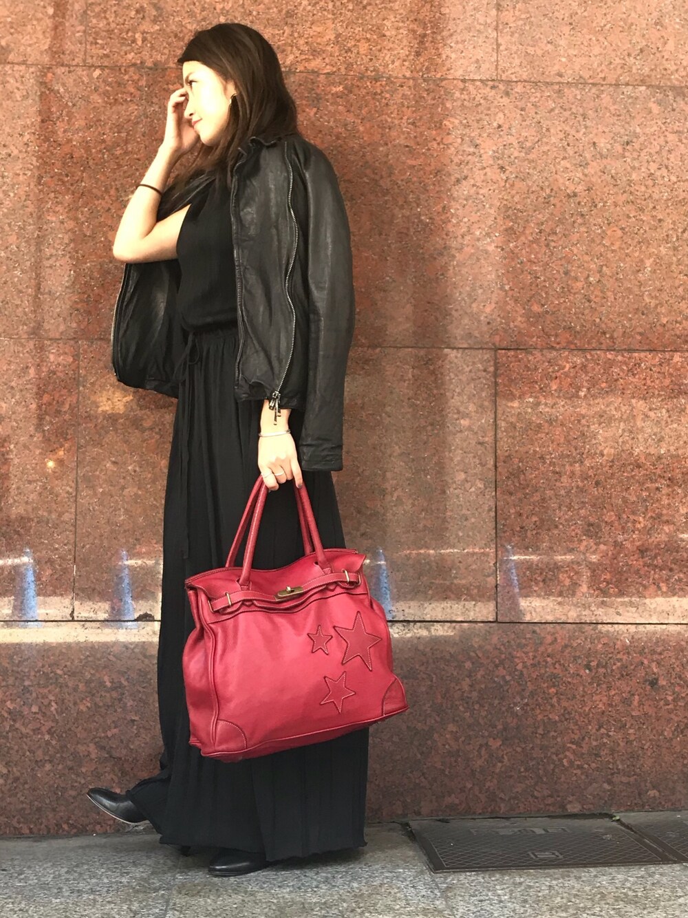 「黒、GIORGIO BRATO、B2nd、OFFICINE CREATIVE、秋コーデ、bajra、WLGbyGiorgioBrato、b2nd新宿」｜「bajraのアイテム（ワンピース、ブラック系）」を使った、Ito Tomomiさん（レディース・160cm）の秋コーディネートの1枚目の写真