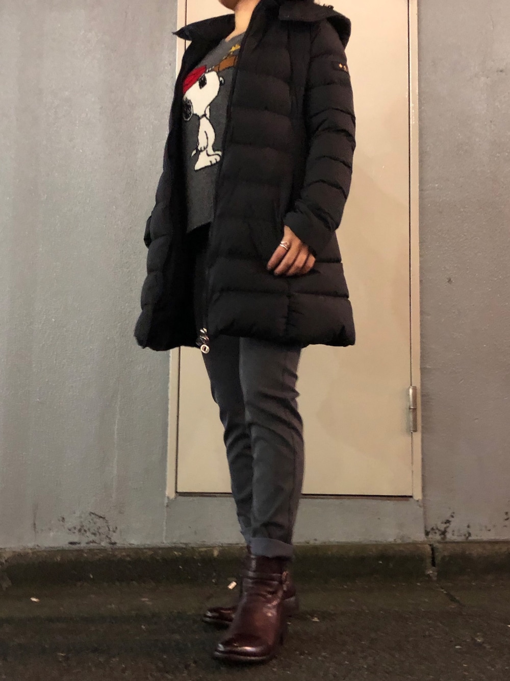 「別注、スヌーピー、休日スタイル、カシミヤ、TATRAS、楽チンコーデ、B2nd、bajra、CASHYAGE、b2nd新宿」｜「bajraのbajra（バジュラ）別注ストレッチサルエルPT（その他パンツ、グレー系）」を使った、Ito Tomomiさん（レディース・160cm）の秋コーディネートの1枚目の写真