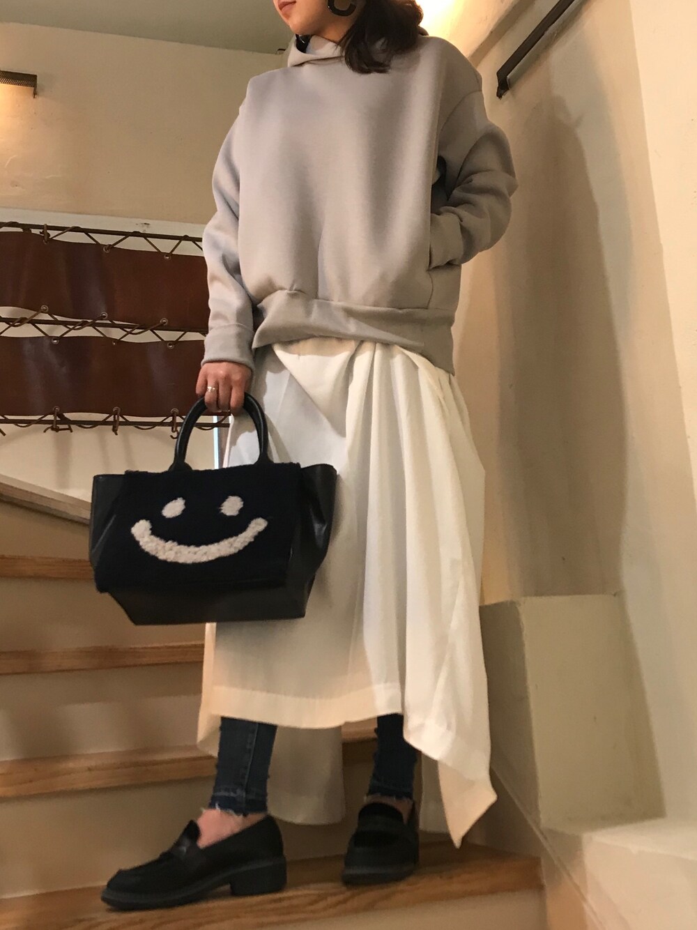 「秋のコーデ、B2nd、スマイル、surt、droitbello、b2nd新宿、シンプルおしゃれが好き」｜「JCMLのアイテム（ワンピース/ドレス、グレー系）」を使った、Ito Tomomiさん（レディース・160cm）の秋コーディネートの1枚目の写真