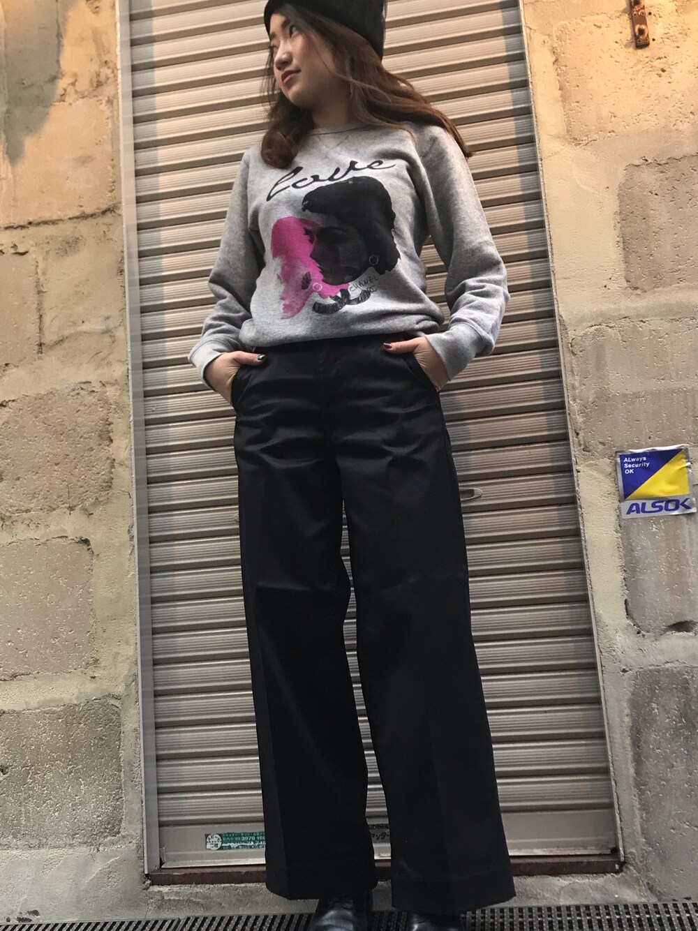 「Kare/me、droitbello、B2nd、b2nd新宿、オトナカジュアル、シンプル、秋のコーデ」｜「DROIT BELLOのアイテム（チノパンツ、ブラック系）」を使った、Ito Tomomiさん（レディース・160cm）の冬コーディネートの1枚目の写真