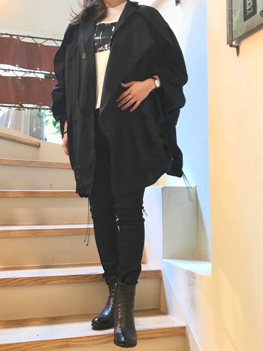 「アウター、YANUK、ナイロンジャケット、大人コーデ、春コーデ、rekisami、B2nd、RITO、b2nd別注、b2nd新宿」｜「RITOのアイテム（ナイロンジャケット、ブラック系）」を使った、Ito Tomomiさん（レディース・160cm）の春コーディネートの1枚目の写真