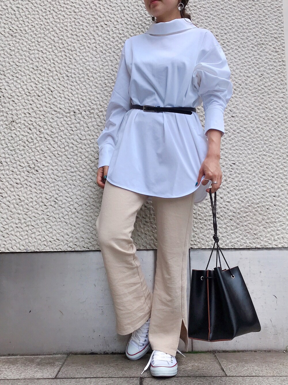 「休日コーデ、カジュアルコーデ、ラクチンコーデ、B2nd、anne-mariechagnon、droitbello、b2nd新宿」｜「DROIT BELLOのDROIT BELLO（ドロイトベロ）ｷﾝﾁｬｸBAG/ﾊﾞｯｸ（ショルダーバッグ、ブラック系）」を使った、Ito Tomomiさん（レディース・160cm）の夏コーディネートの1枚目の写真