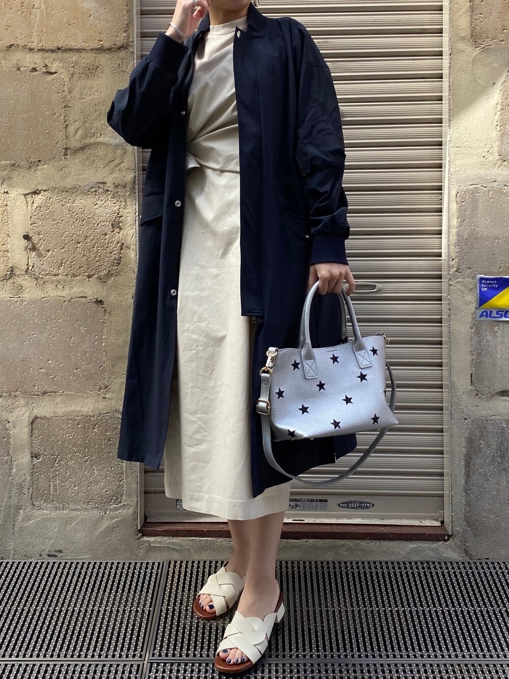 「ワンピース、星柄、バッグ、休日スタイル、シンプルコーデ、rekisami、B2nd、CHIEMIHARA、droitbello、b2nd新宿」｜「DROIT BELLOのDROIT BELLO(ドロイトベロ)ﾛﾝｸﾞﾌﾞﾙｿﾞﾝ（ブルゾン、ブルー系）」を使った、Ito Tomomiさん（レディース・160cm）の春コーディネートの1枚目の写真