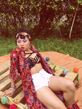 「black jewelsのアイテム（その他アウター、レッド系）」を使った、Yen Tzuさん（レディース・153cm）の春コーディネート