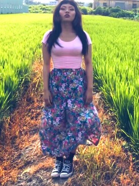 「CONVERSE（コンバース）のアイテム（その他シューズ、ブラック系）」を使った、Yen Tzuさん（レディース・153cm）の夏コーディネート