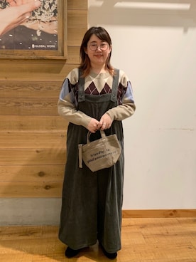 「ぽっちゃりコーデ」｜「アイテム（サロペット/オーバーオール）」を使った、たけちゃんさん（レディース・161cm）の秋コーディネート
