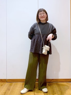「ぺプラムトップス」｜「アイテム（スウェット）」を使った、たけちゃんさん（レディース・161cm）の冬コーディネート