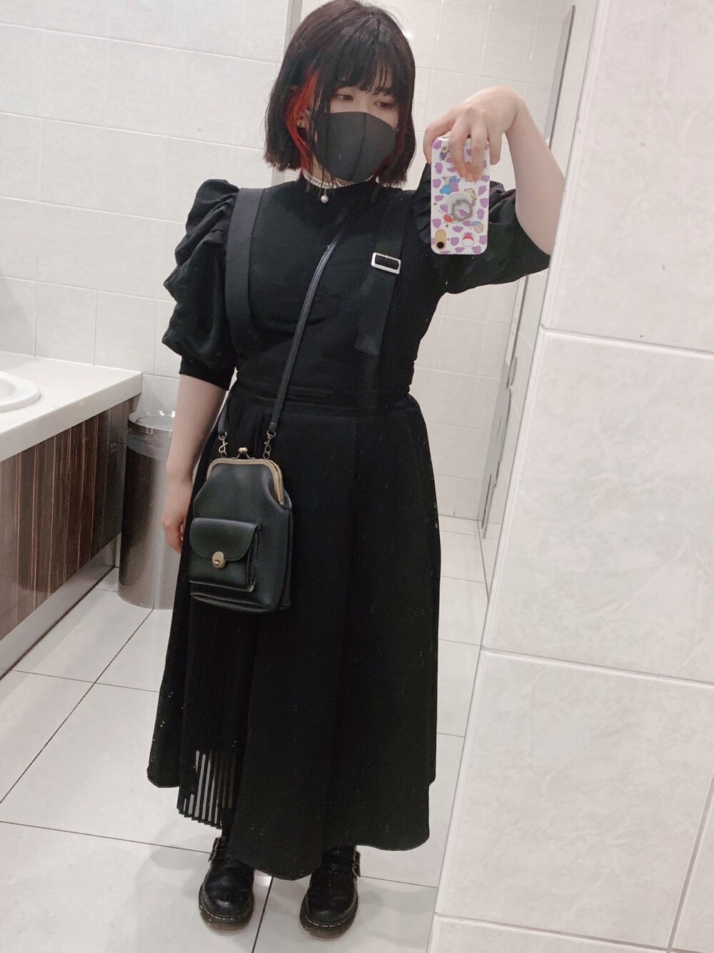 「オールブラック、オールブラックコーデ、プチプラ、おしゃれさんと繋がりたい、全身黒、パワーショルダー、パワショル」｜「BURLESQUEのアイテム（スカート、ブラック系）」を使った、srtkmgmgさん（レディース・156cm）の夏コーディネートの1枚目の写真