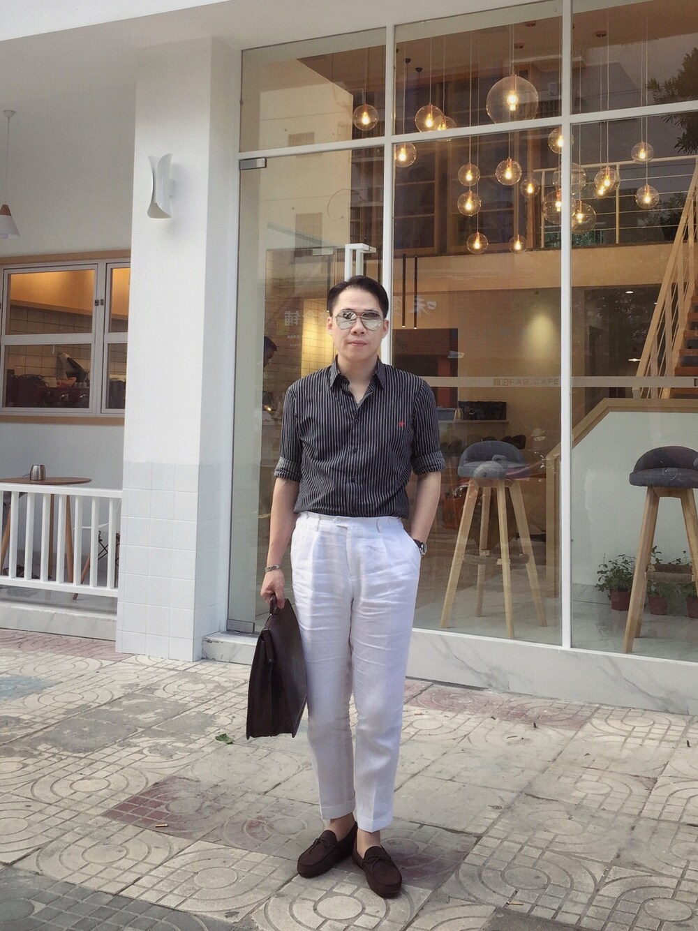 「hi tea」｜「VOLCOMのアイテム（シャツ/ブラウス、ブラック系）」を使った、AeSenseさん（メンズ・175cm）の春コーディネートの1枚目の写真