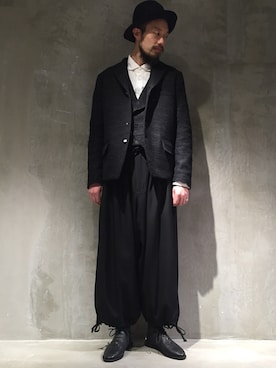 「Yohji Yamamoto（ヨウジヤマモト）のアイテム（パンツ）」を使った、河内 啓幸 さん（メンズ・174cm）の冬コーディネート