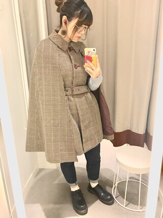 LILY BROWN（リリーブラウン）の「レザーパイピングケープコート