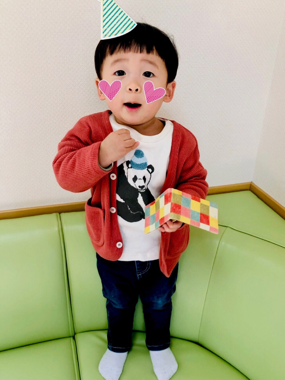 「休日スタイル、男の子、Branshes」｜「Birthdayのアイテム（その他アウター、レッド系）」を使った、nappさん（キッズ・80cm）の冬コーディネートの1枚目の写真