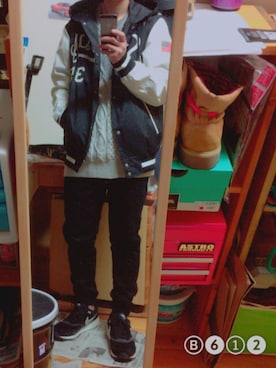 「STUSSY（ステューシー）のアイテム（スタジャン）」を使った、ゆーだいさん（メンズ・167cm）の冬コーディネート