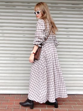 「チェックワンピース」｜「アイテム（アナログ腕時計）」を使った、コマさんさん（レディース・154cm）の秋コーディネート
