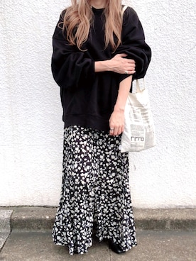 「TODAYFUL（トゥデイフル）のVintageプリントトートバッグ（トートバッグ）」を使った、コマさんさん（レディース・154cm）の秋コーディネート