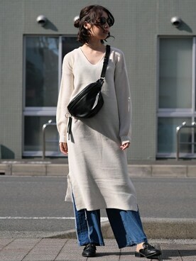 Vネックスリットニットワンピースを使った人気ファッションコーディネート Wear