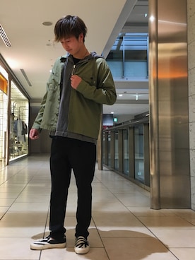 「united arrows」｜「アイテム（スリッポン）」を使った、Takumi Shimooさん（メンズ・175cm）の春コーディネート