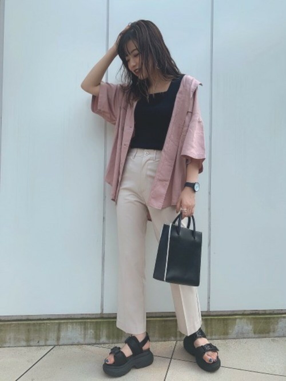 「JEANASiS、ジーナシス、ワイドパンツ、ミリタリーシャツ、センタープレス、厚底サンダル、ミックススタイル、スポーツサンダル、ピンクシャツ、カイキンシャツ」｜「JEANASISのミリタリーシャツSS/開襟シャツ/ビッグシルエット/833646（シャツ/ブラウス、ピンク系）」を使った、JEANASIS ペリエ千葉店STAFFさん（レディース・158cm）の夏コーディネートの1枚目の写真