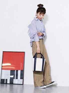 「reca（レカ）のアイテム（チノパンツ）」を使った、recastaffさん（レディース・167cm）の春コーディネート