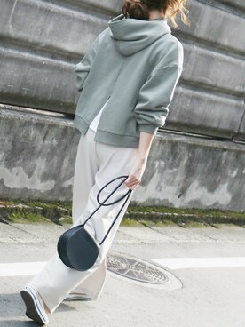「reca（レカ）のアイテム（パーカー）」を使った、recastaffさん（レディース・167cm）の冬コーディネート