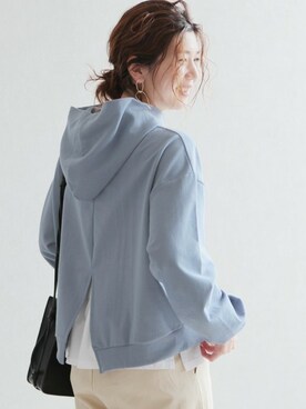 「reca（レカ）のアイテム（パーカー）」を使った、recastaffさん（レディース・165cm）の春コーディネート
