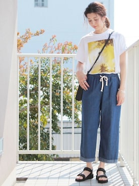 「reca（レカ）のアイテム（サンダル）」を使った、recastaffさん（レディース・165cm）の春コーディネート