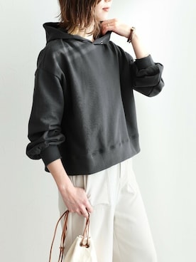 「reca（レカ）のアイテム（パーカー）」を使った、recastaffさん（レディース・165cm）の冬コーディネート