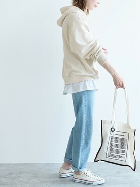 「reca（レカ）のアイテム（パーカー）」を使った、recastaffさん（レディース・165cm）の春コーディネート