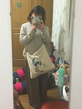 「AS KNOW AS plus（アズノゥアズプラス）のアイテム（スラックス）」を使った、もんろーさん（レディース・156cm）の冬コーディネート