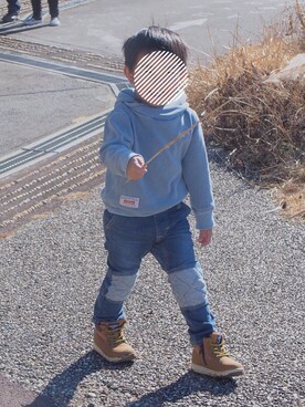 「OSHKOSH（オシュコシュ）のアイテム（ブーツ）」を使った、storzさん（キッズ・100cm）の冬コーディネート