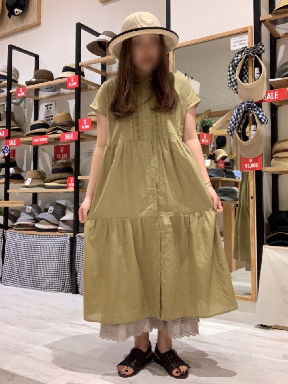 「14+、SM2、ワンピース、レース、サンダル、夏コーデ、プチプラコーデ」｜「14+のアイテム（ハット、ベージュ系）」を使った、14+ イオンモール伊丹昆陽店 スタッフさん（レディース・160cm）の夏コーディネートの1枚目の写真