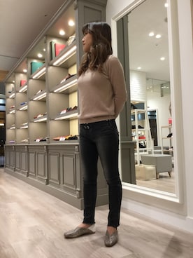 「アイテム（パンプス、グレー系）」を使った、okazakiさん（レディース・163cm）の冬コーディネート