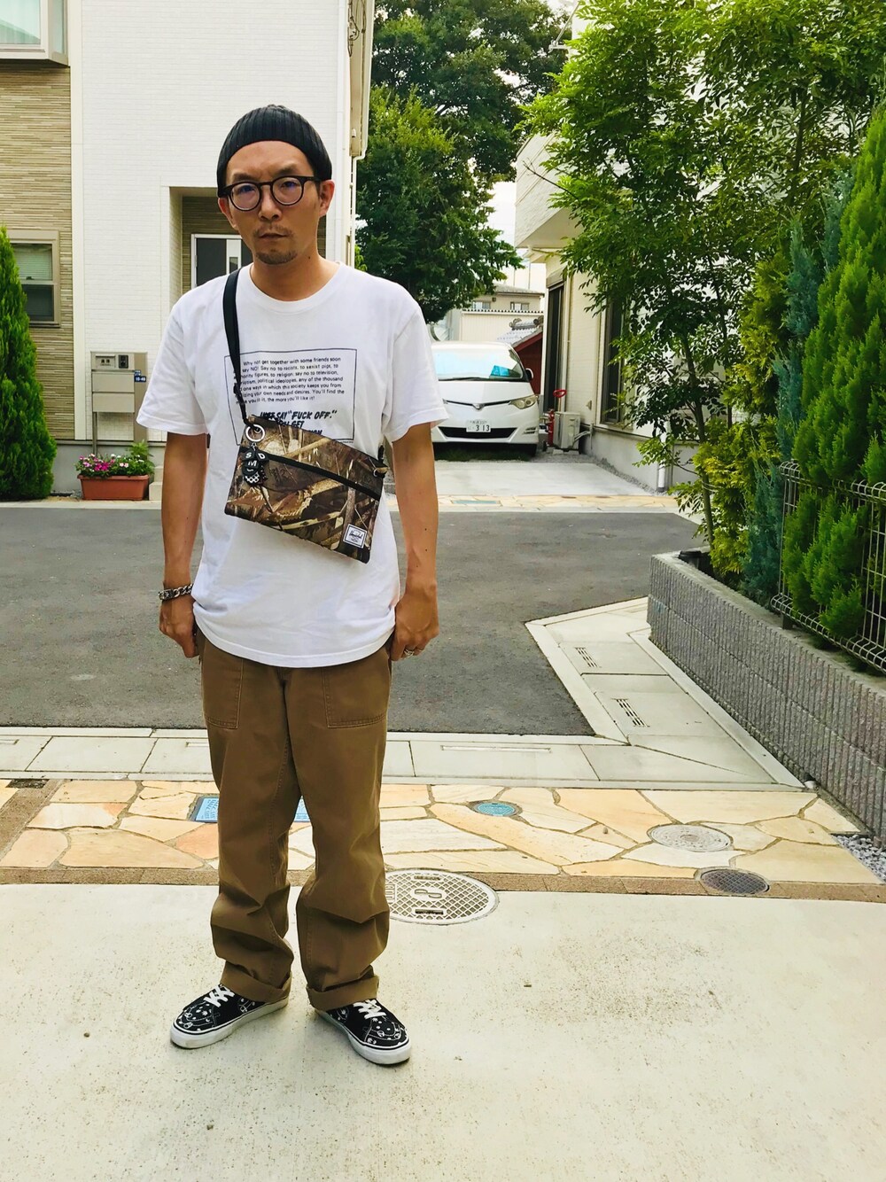 「street、ストリート、NEIGHBORHOOD、supreme、POST O’ALLS、VANS、大人ストリート、ヒゲメガネ」｜「NEIGHBORHOODのneigborhood/ニットキャップ（ニットキャップ/ビーニー、ブラック系）」を使った、JIMMYさん（メンズ・170cm）の夏コーディネートの1枚目の写真