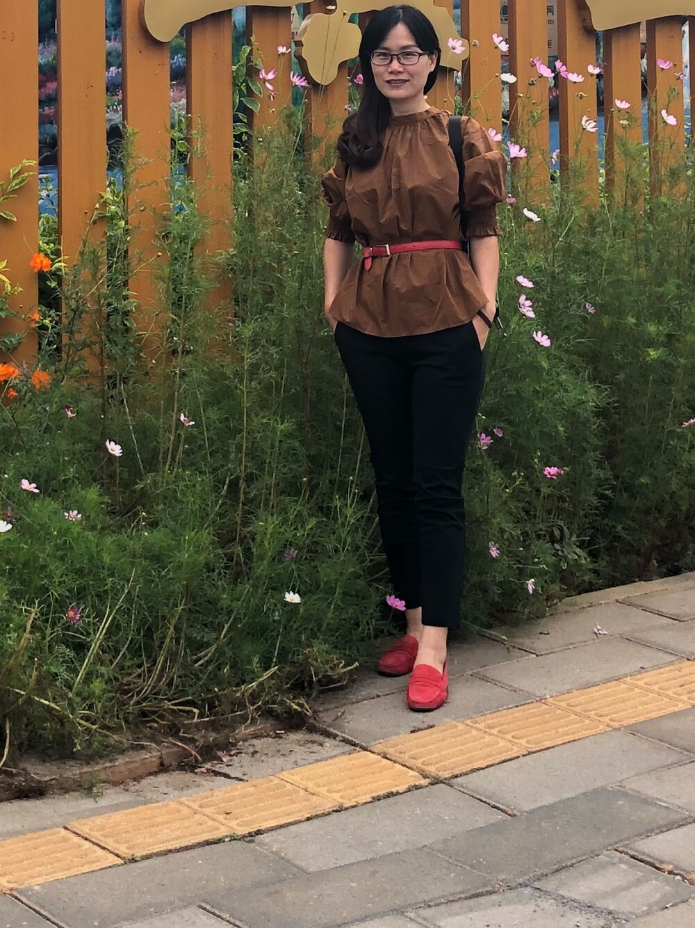 「UNIQLOのアイテム（シャツ/ブラウス、ブラウン系）」を使った、flowerさん（レディース・162cm）の秋コーディネートの1枚目の写真