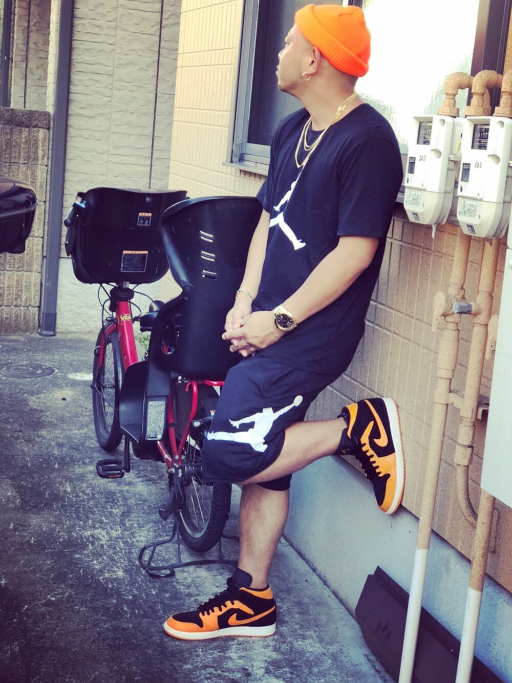 「セットアップ、夏コーデ、お洒落さんとつながりたい、ラフコーデ、オーバーサイズ、休日スタイル、ワントーンコーデ、ストリートコーデ、ストリート、フォローミー」｜「JORDAN BRANDのNIKE ナイキ M AJ S/S クルー CJ0922-011 011BLACK/WHITE（Tシャツ/カットソー、ブラック系）」を使った、⛪️akilla⛪️さん（メンズ・170cm）の夏コーディネートの1枚目の写真