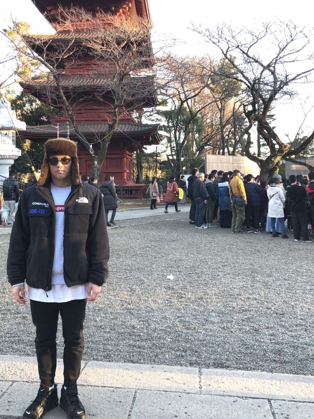 「あけましておめでとうございます！、冬コーデ、トゥルーパー、supreme、NIKE、northface、フリース、モンゴルコーデ、モアテン、テックフリース」｜「Supreme のアイテム（その他アウター、ブラック系）」を使った、itou daichiさん（メンズ・175cm）の冬コーディネートの1枚目の写真