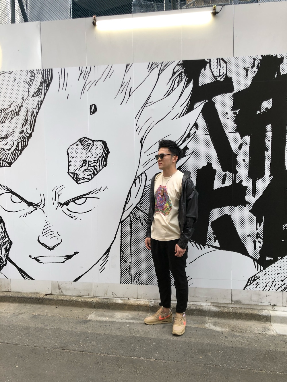 「supreme、GUCCI、NIKE、OFF-WHITE、春コーデ、ray-ban、アキラ、ciaopanic、渋谷、ストリートMIX」｜「Supreme のアイテム（Tシャツ/カットソー、ベージュ系）」を使った、itou daichiさん（メンズ・175cm）の春コーディネートの1枚目の写真