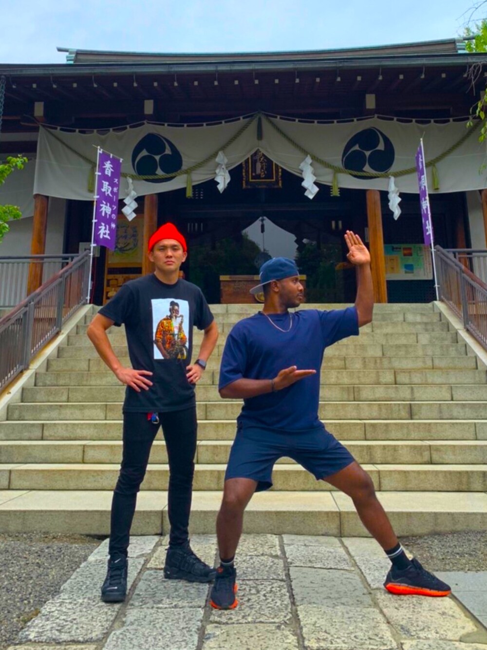「今日のコーデ、ラブアンドピース2020、blacklivesmatter、supreme、NIKE、moreuptempo、モアテン、ビーニー、オレンジ、シンプルスタイル」｜「Supreme のアイテム（Tシャツ/カットソー、ブラック系）」を使った、itou daichiさん（メンズ・175cm）の秋コーディネートの1枚目の写真