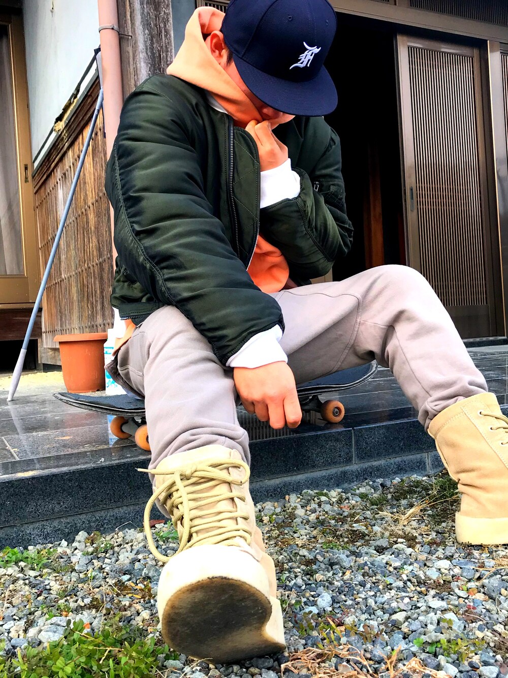 「ビックシルエット、お洒落さんとつながりたい、MA-1、寒い日、あったかコーデ、yeezy、HAIDER ACKERMANN、fear of god、fog」｜「Fear of God Los Angelesのアイテム（キャップ、ブルー系）」を使った、Ｋｉｎｔａさん（メンズ・171cm）の冬コーディネートの1枚目の写真