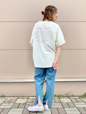 「バックプリント」｜「アイテム（スニーカー）」を使った、あっきーさん（レディース・160cm）の夏コーディネート