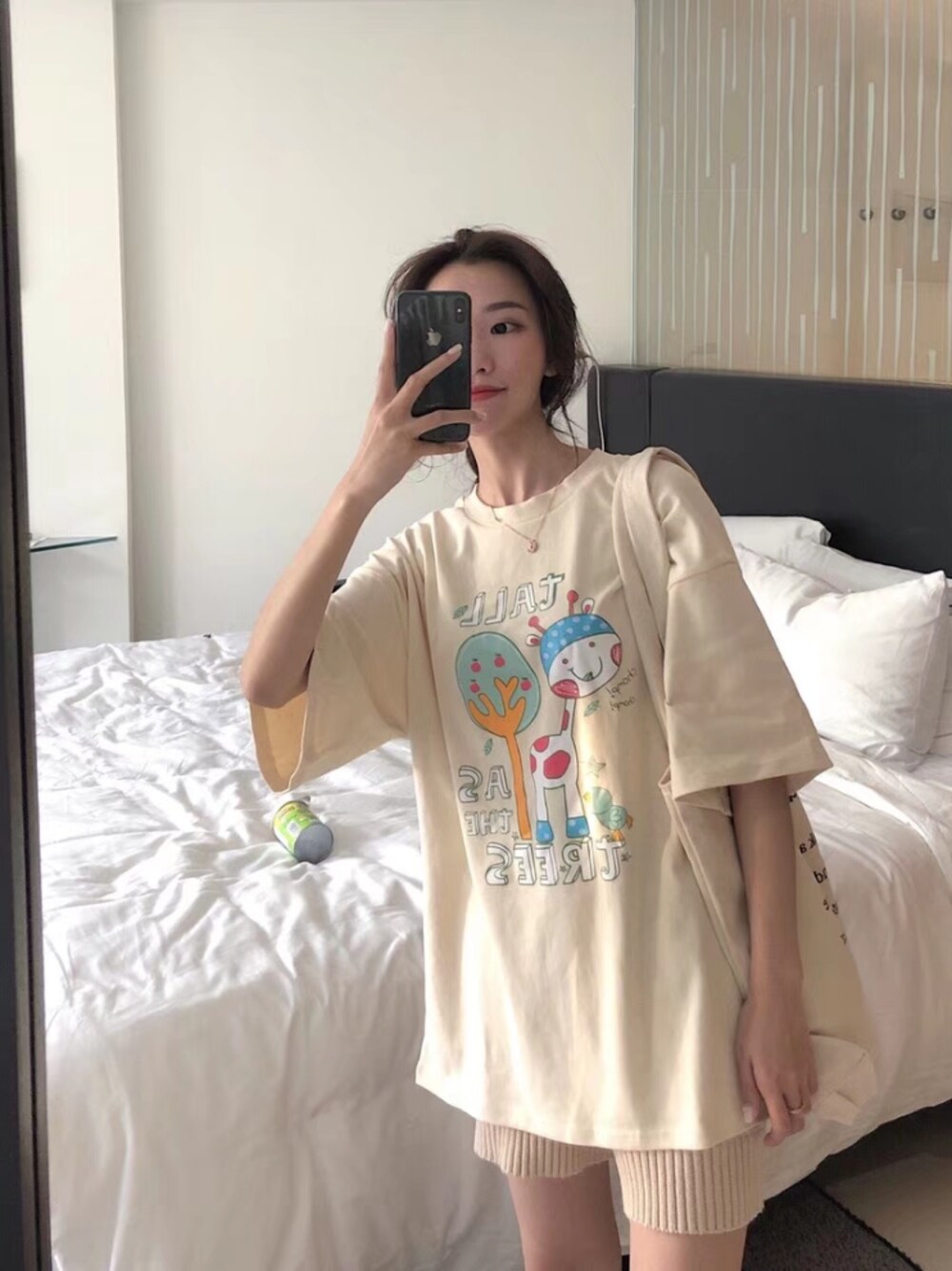 「Springのアイテム（Tシャツ/カットソー、ベージュ系）」を使った、o泡果奶さん（レディース・163cm）の春コーディネートの1枚目の写真