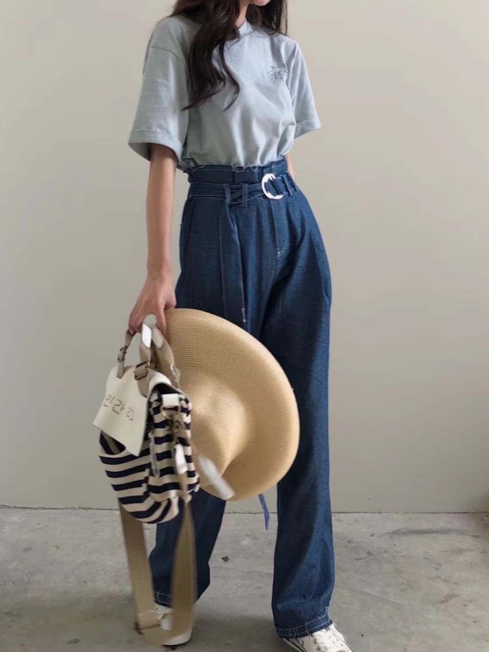 「Springのアイテム（Tシャツ/カットソー、ブルー系）」を使った、o泡果奶さん（レディース・163cm）の春コーディネートの1枚目の写真