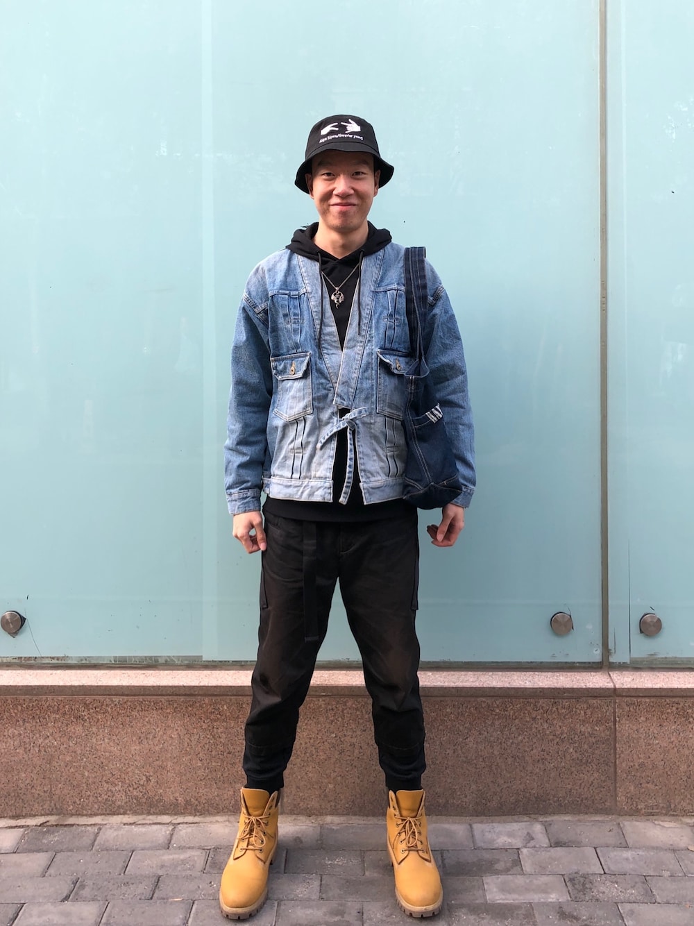 「Aliyaのアイテム（帽子、ブラック系）」を使った、不是爱搭是爱瞎搭さん（メンズ・185cm）の秋コーディネートの1枚目の写真
