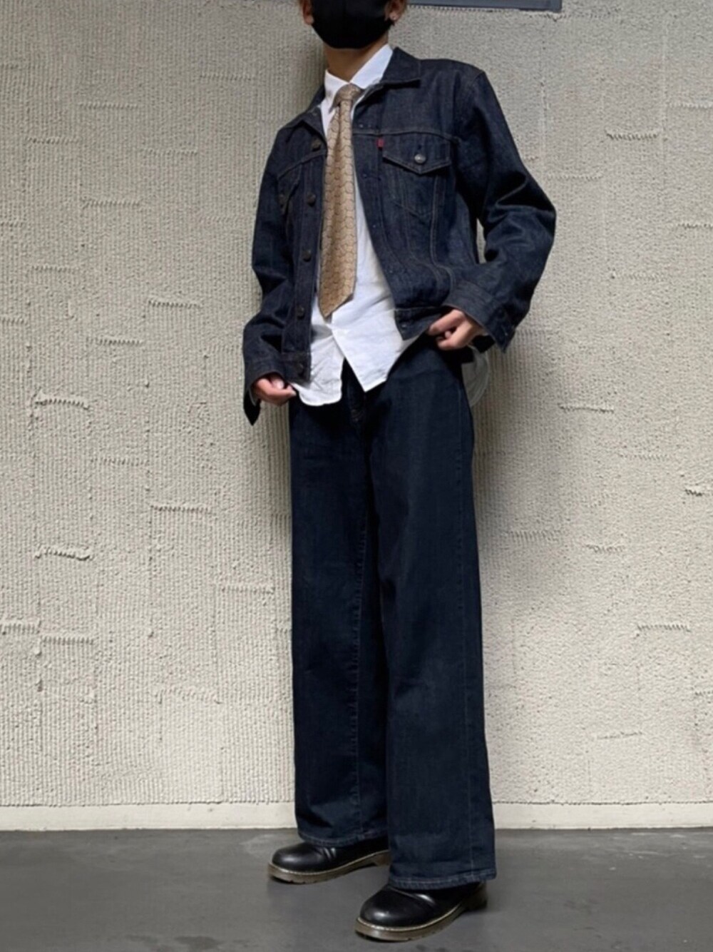 「春コーデ、デニムオンデニム、ネクタイ、ootd、古着MIX、古着好きな人と繋がりたい、おしゃれさんと繋がりたい、いいね、save、フォローお願いします🤑」｜「usedのアイテム（デニムパンツ、ブルー系）」を使った、manatoさん（メンズ・168cm）の春コーディネートの1枚目の写真