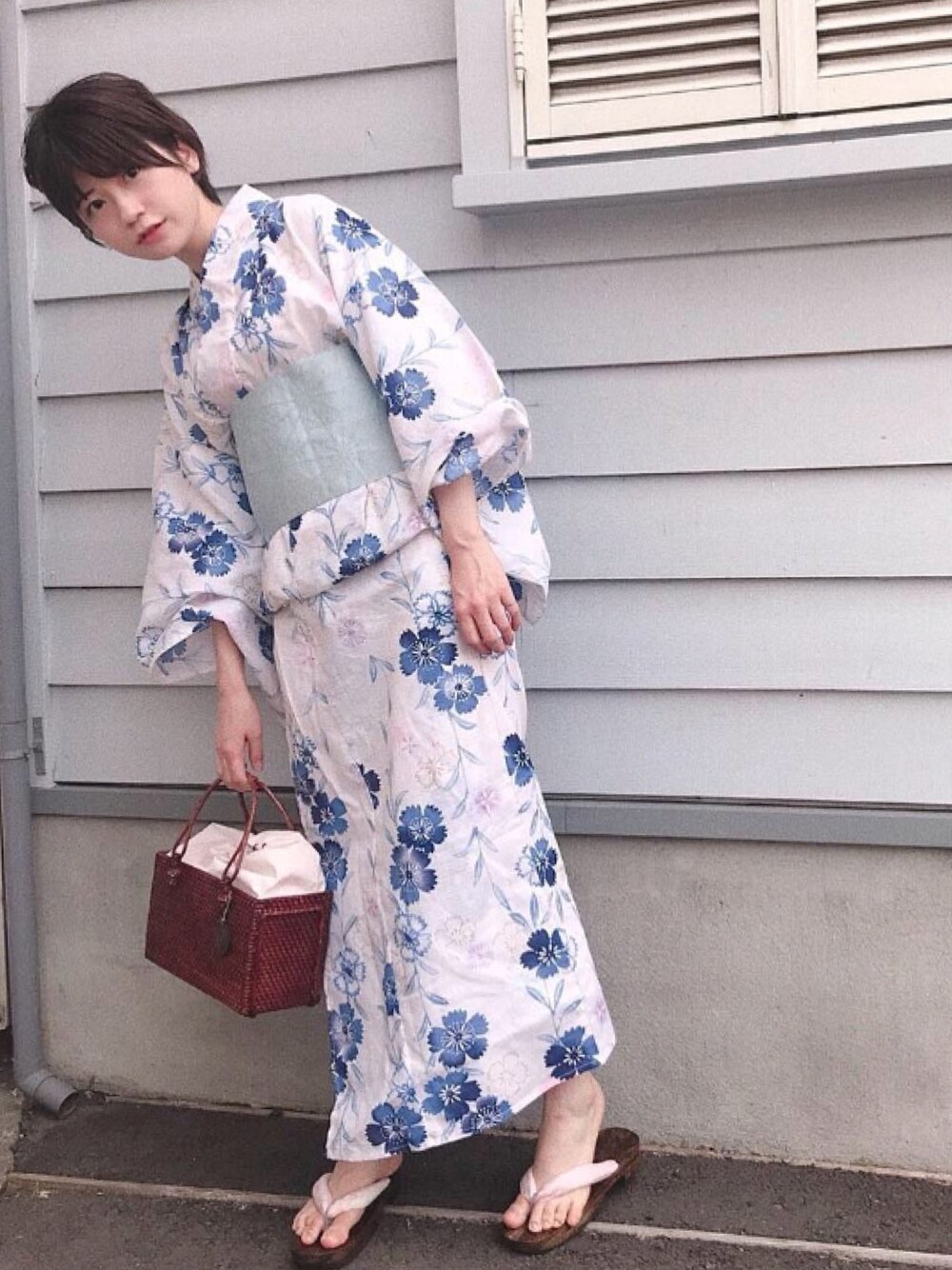 「浴衣、夏、白、水色」｜「bonheur saisonsの浴衣3点セット レトロ撫子柄 （浴衣＋帯＋下駄）「bonheur saisons/ボヌールセゾン」（浴衣、ホワイト系）」を使った、めるこさん（レディース・155cm）の夏コーディネートの1枚目の写真