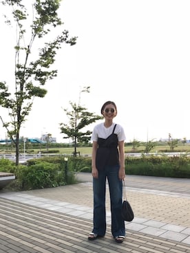 「TOGA PULLA（トーガ　プルラ）のアイテム（シューズ）」を使った、潮田あかりさん（レディース・166cm）の春コーディネート