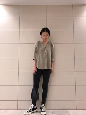 潮田あかりさんの「ACNE STUDIOS SKIN 5 USED スキニーパンツ」を使ったコーディネート