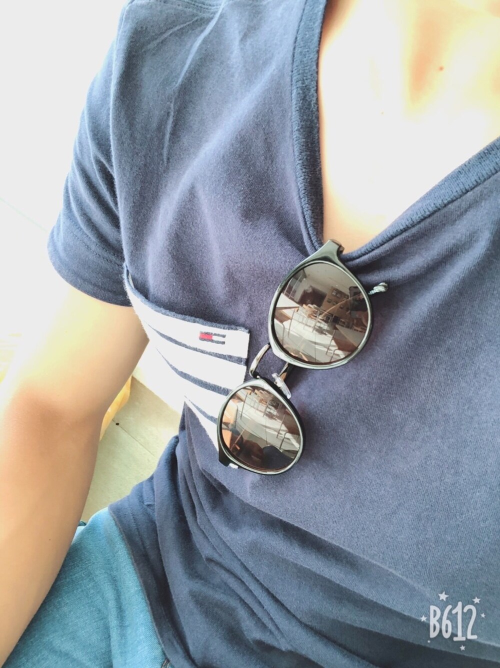 「HILFIGER DENIM、GU、BLISS POINT、coen、スポーツサンダル、サングラス、夏コーデ、スキニーデニム、大学生、葛西臨海公園」｜「HILFIGER DENIMのストライプポケットショートスリーブTシャツ（Tシャツ/カットソー、ブルー系）」を使った、おすかさん（メンズ・168cm）の春コーディネートの1枚目の写真